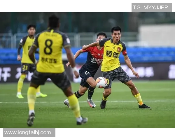 三镇门将郭嘉宇谦逊评价零封表现强调团队和保持不失球的重要意义